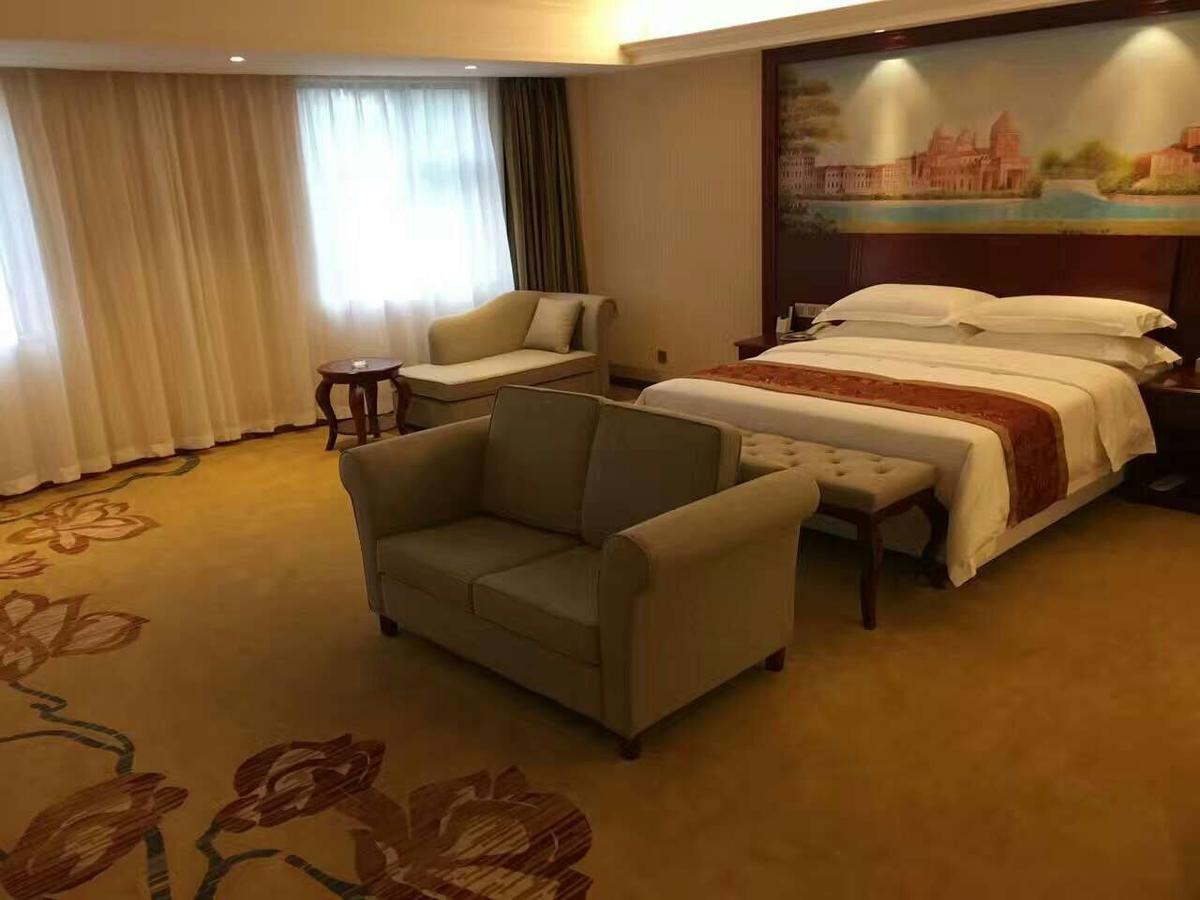 Vienna Hotel Zhongshan Guzhen Town Center エクステリア 写真